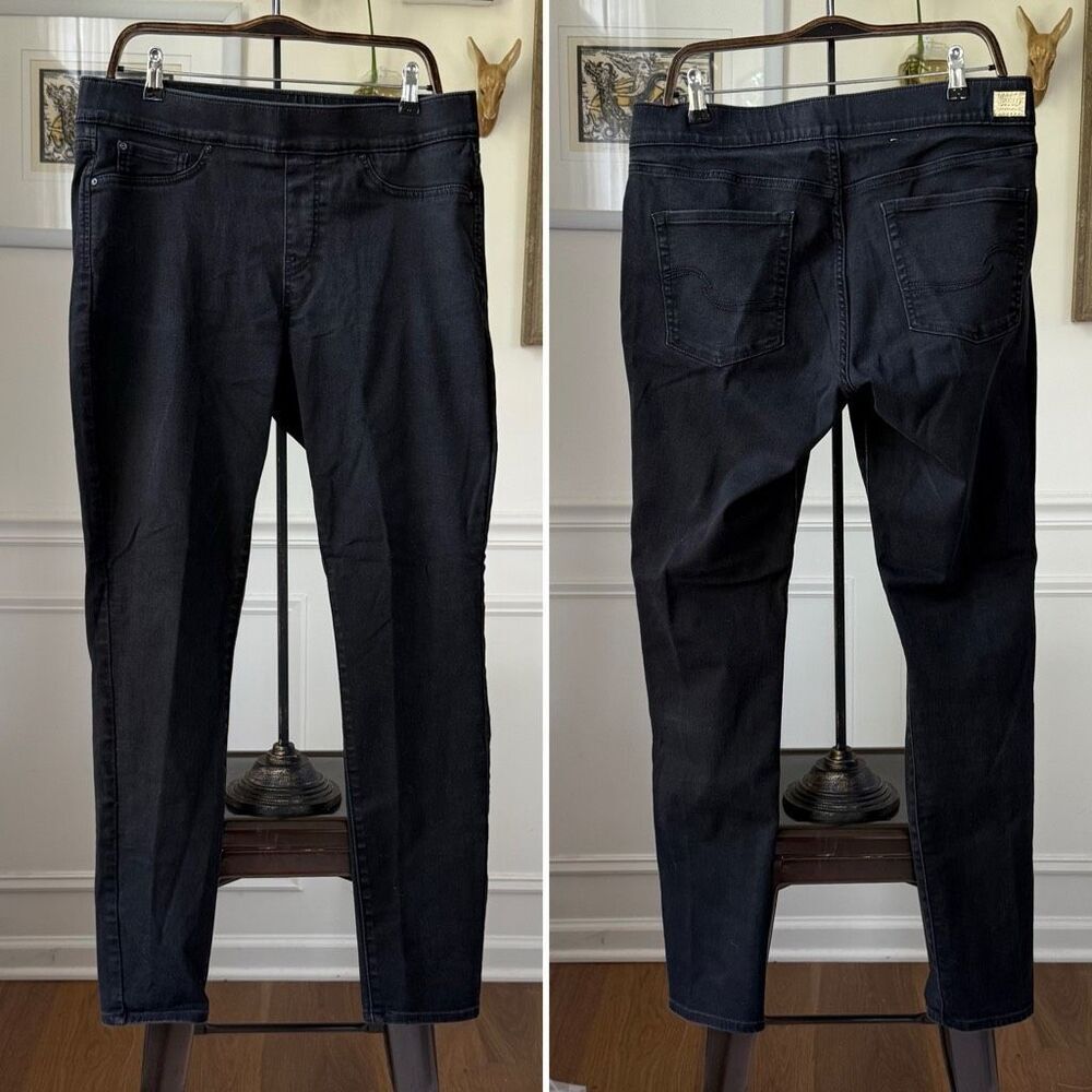 Levi’s Signature Black Wash Totally Shaping Pull On Skinny Jeans 14 32 X 32